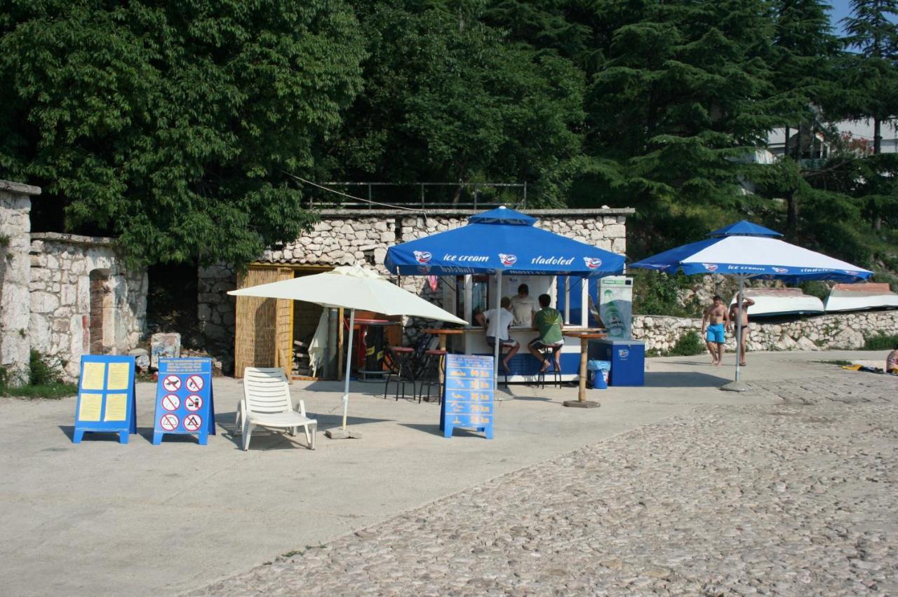 Apartments By The Sea Dramalj, Crikvenica - 2376 ภายนอก รูปภาพ